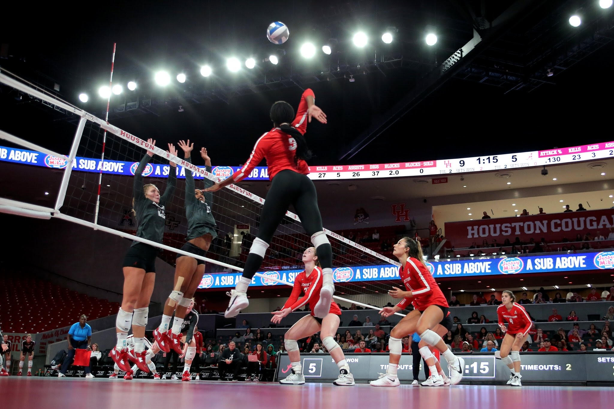 Rehr gets win No. 600 as UH volleyball defeats Oregon State The Cougar