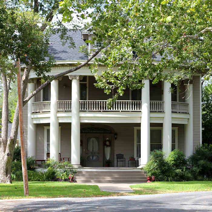 Smithville, TX The Daytripper