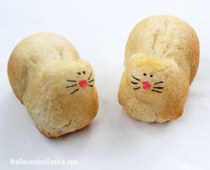 kitty cat bread how to a loaf of cute kitty cat bread using a