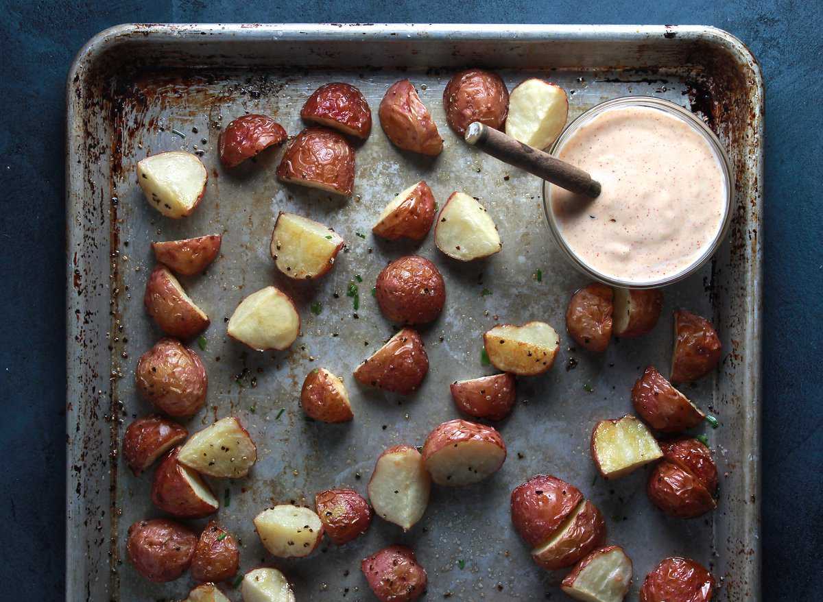 crispy salt + vinegar roasted potatoes with smoked paprika aioli The