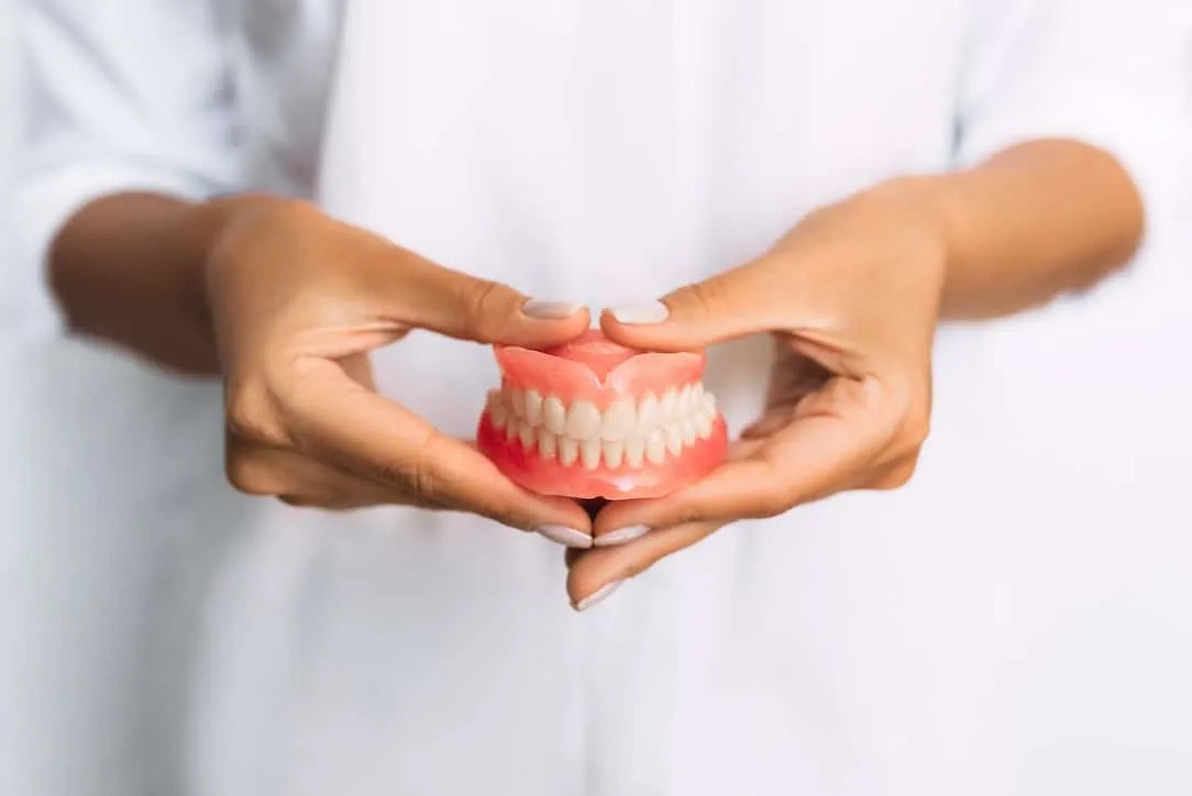 Pros and Cons of Complete Dentures The Dental Lounge