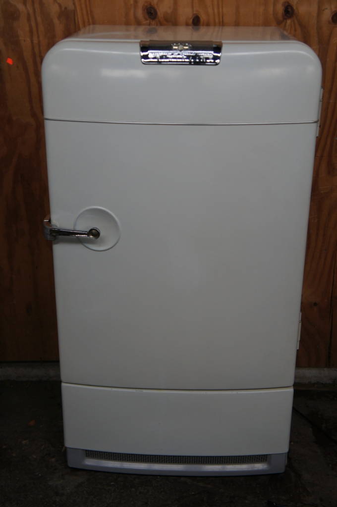 Vintage 1950s Frigidaire Refrigerator Unit Retro General Motors GM Rare