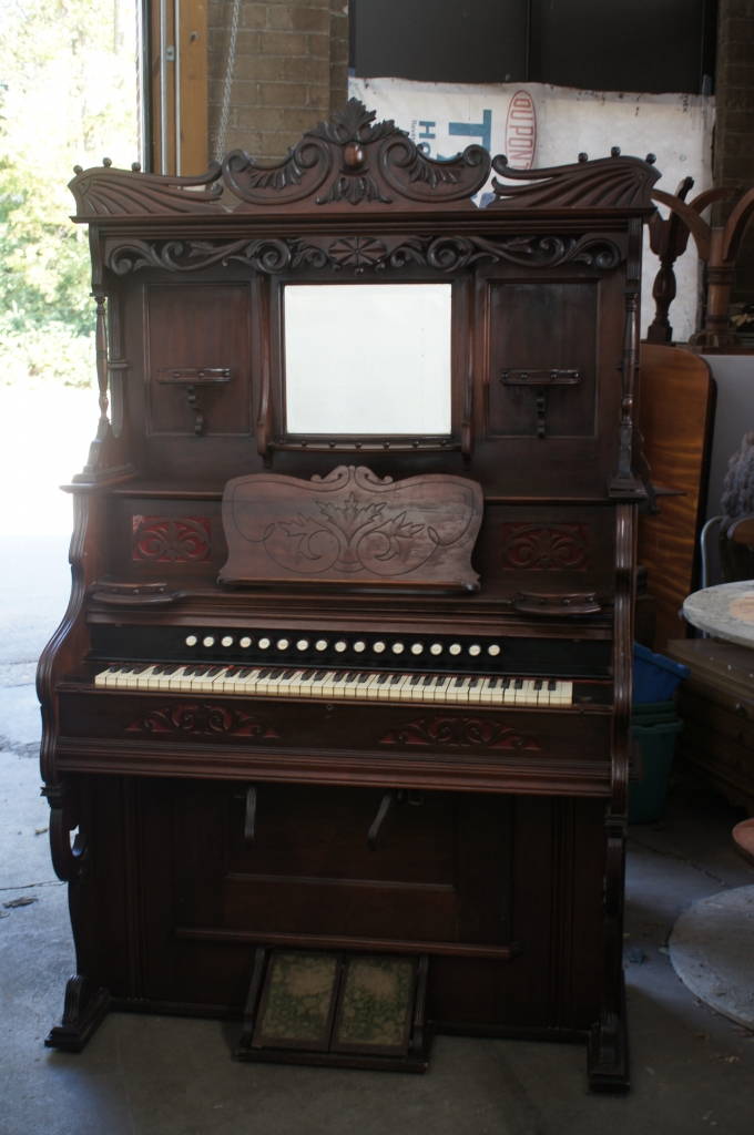 Antique Beckwith Organ Co. Chicago Victorian Pump Musical Chapel Organ