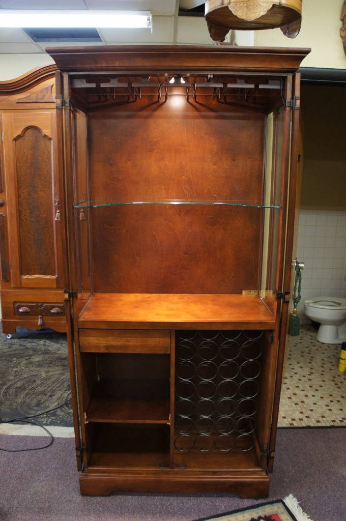 Howard Miller Wine & Spirits Collection Vtg Mahogany Bar Glass