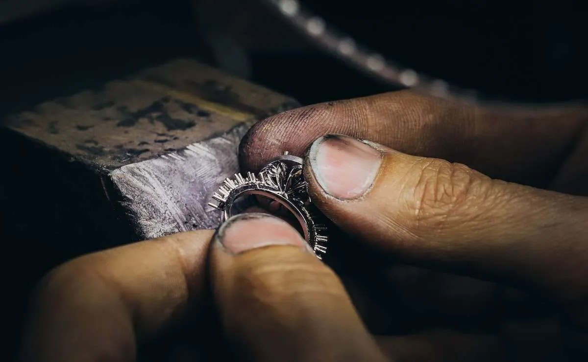 What is a Bench Jeweler? The Diamond Reserve