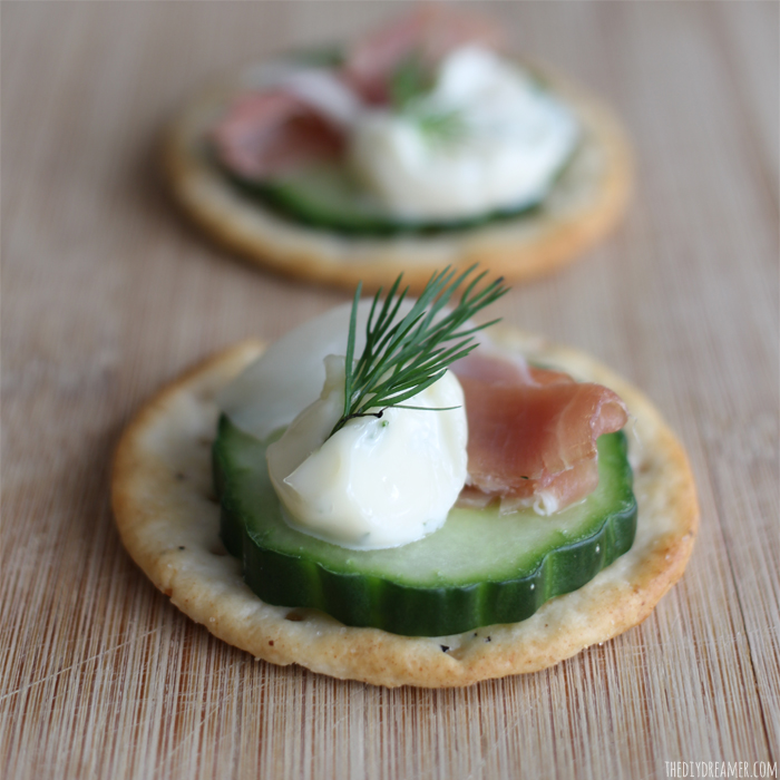 Delicious Cracker Hors d'Oeuvres that are simple to make!