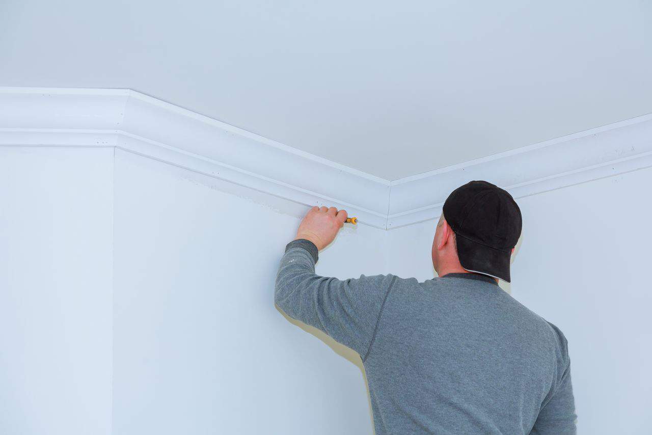Ultimate Guide to Fixing & Cutting Coving (Designs, Materials