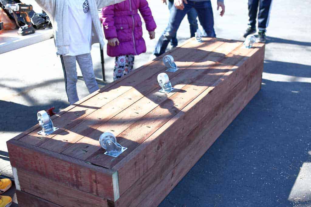 How to Build a DIY Planter Box on Wheels TheDIYPlan