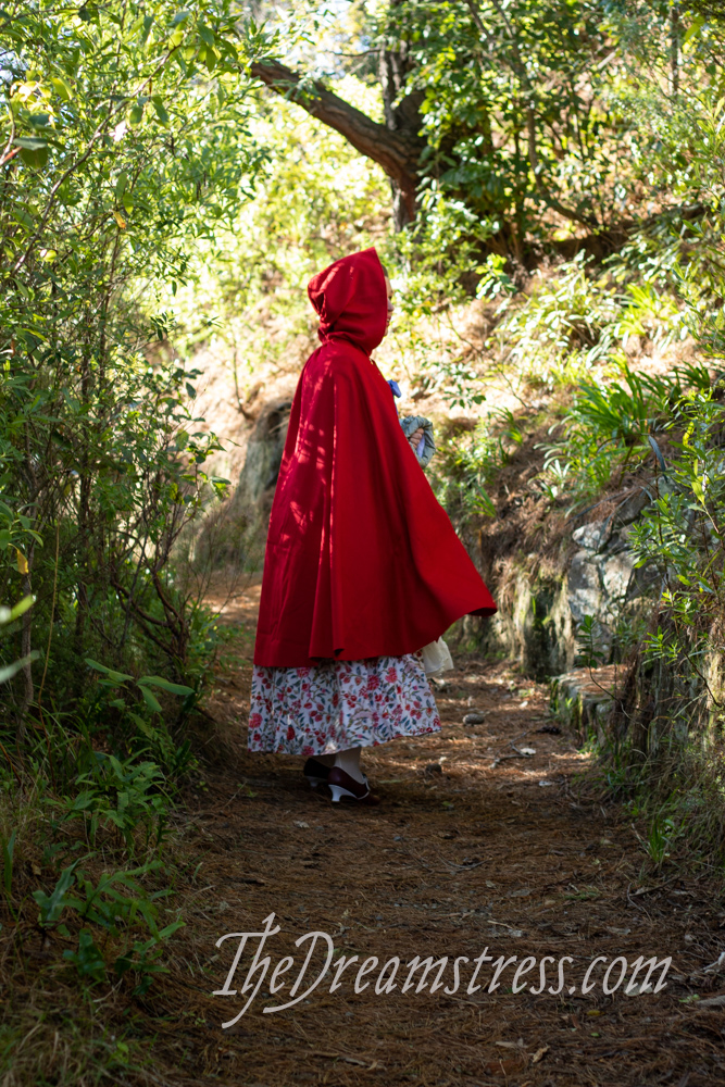 Making an 18th century ‘Red Riding Hood’ cloak LaptrinhX / News