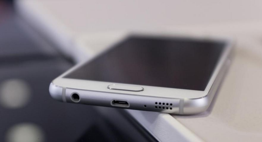 Galaxy S6 flashing green LED light and won't boot up, other similar