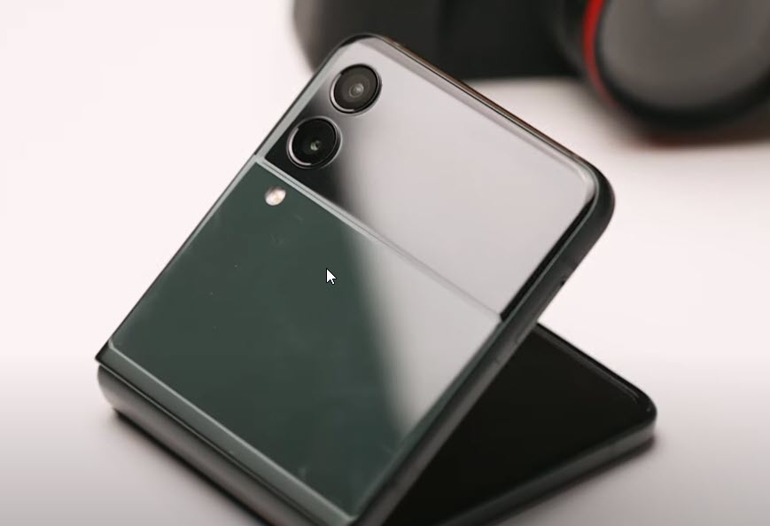 Samsung Galaxy Z Flip 3 Keeps Rebooting After An Update