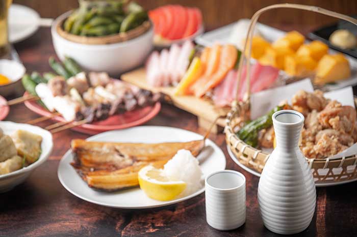 7 Best Sake Substitutes [Easy Ingredient Alternatives] - TheEatDown