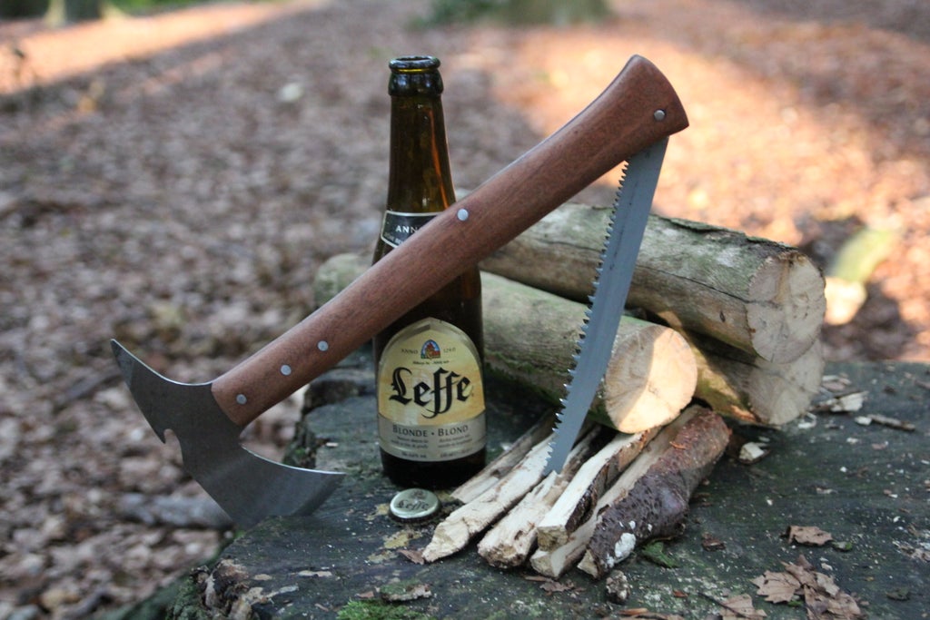 What is difference between Axe and Tomahawk ? The Edge Cutter