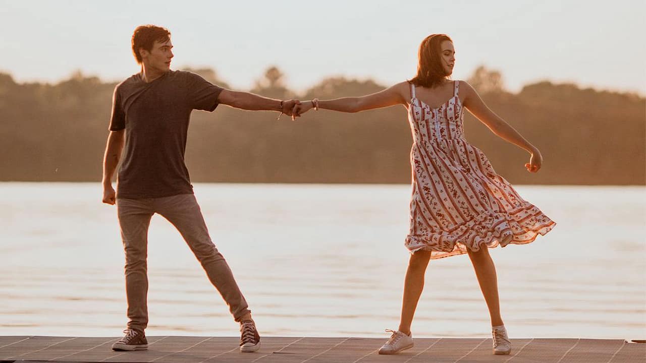 A Week Away on Netflix Summer camp romance(03)