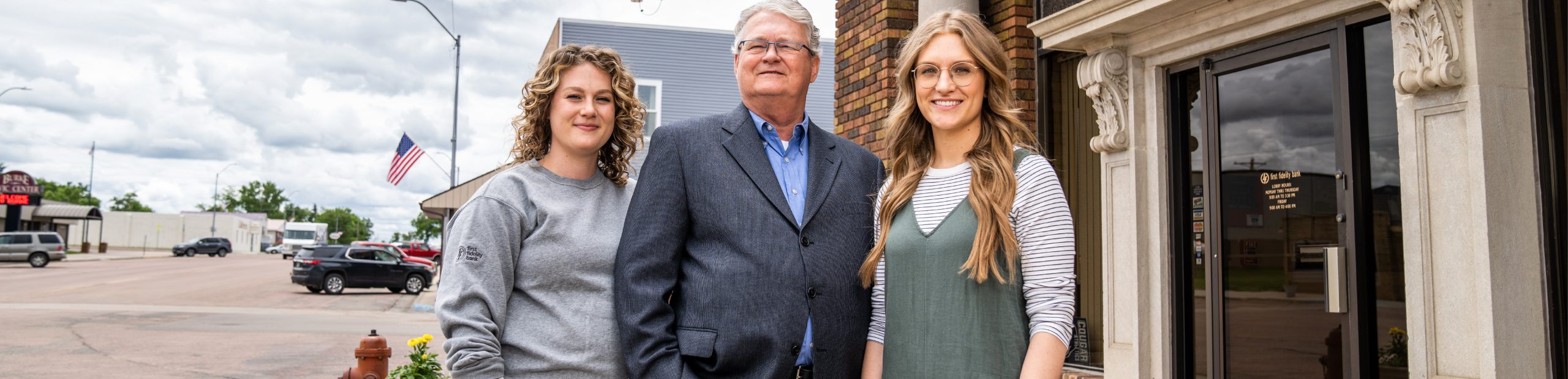 5 Generations of Family Build Future on Bank's 117Year History The