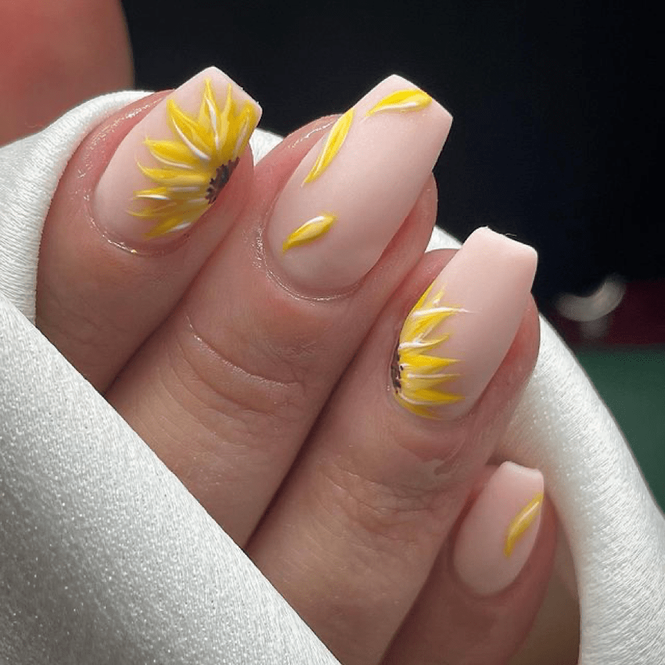 21 Summer Sunflower Nails We Are IN LOVE with TheFab20s