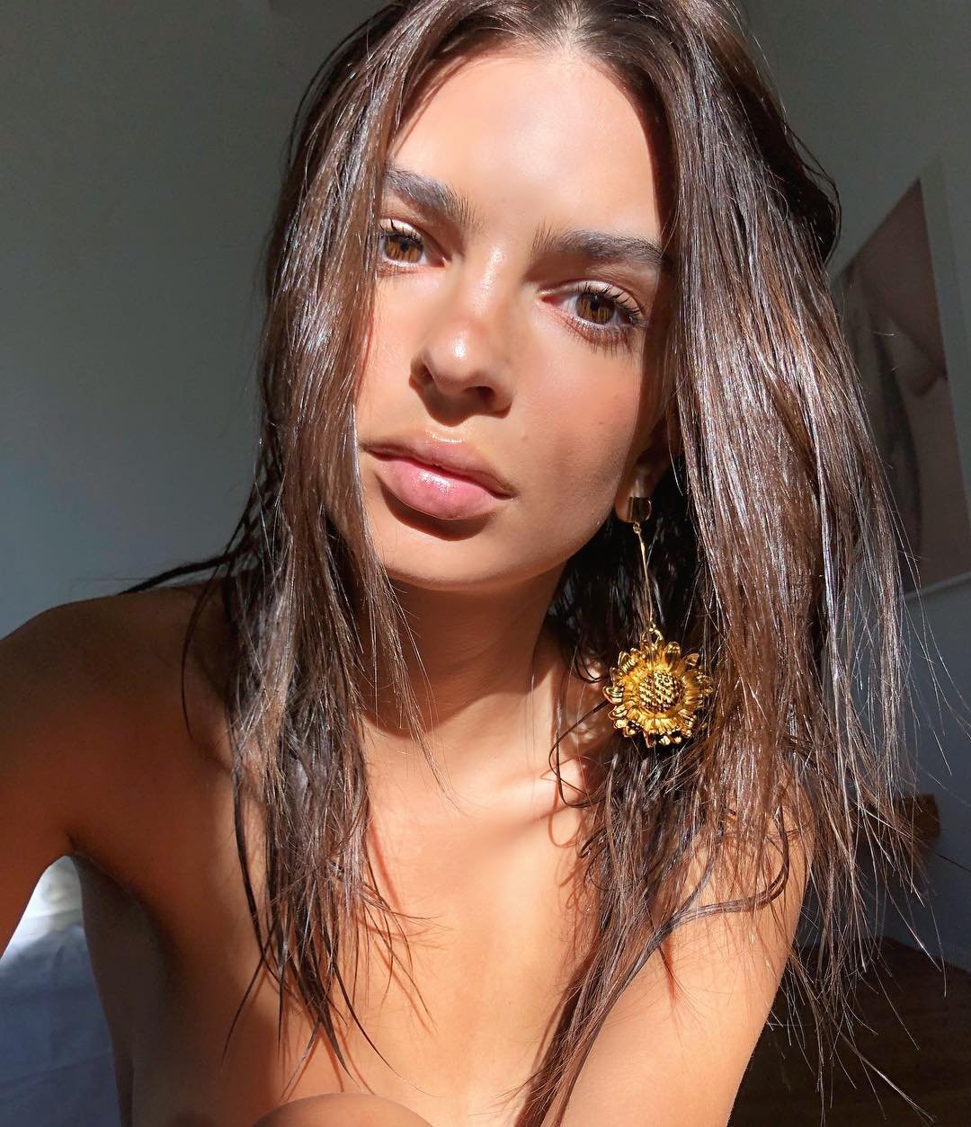 Emily Ratajkowski Nude Collection of Leaked Explicit Photos Unpublished! | #The Fappening