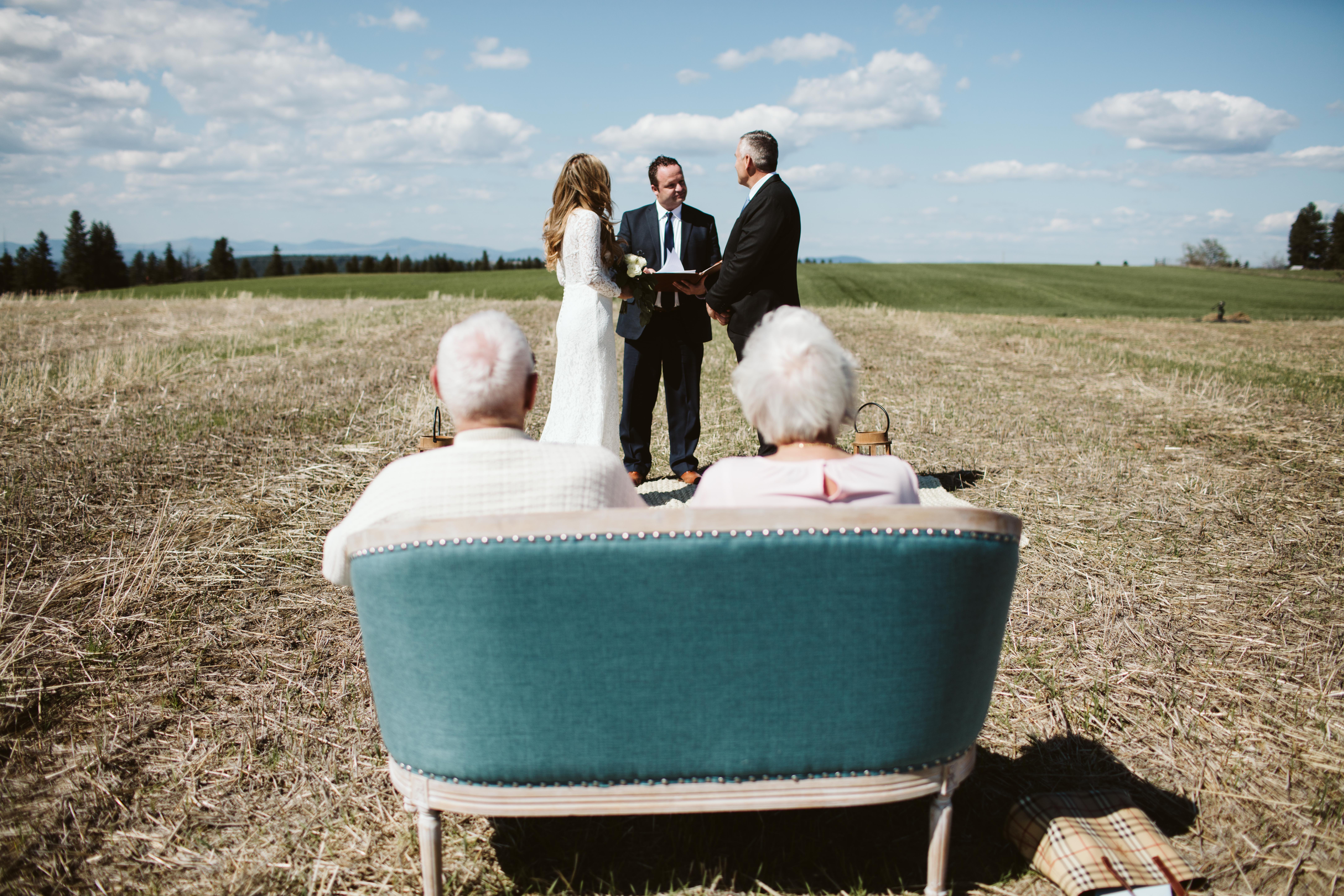Small Wedding. Big Love. The Farmhouse on Green Bluff