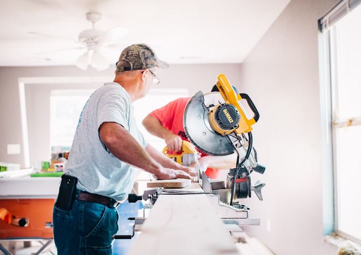 The Best Glue For Formica: A Thorough Guide (January 2025)