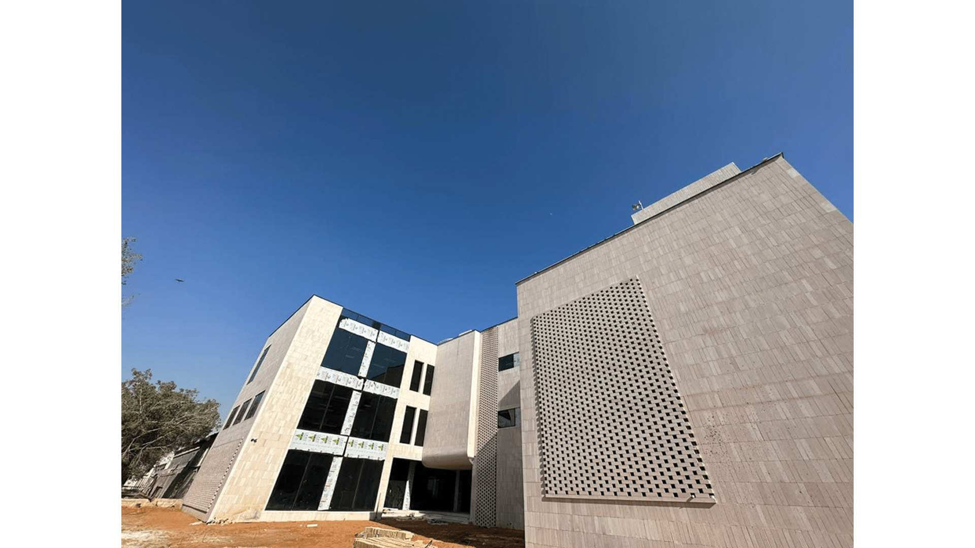 SAUDI LIME CO (Saudi Lime Administrative Building Project) First