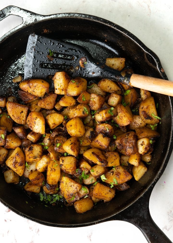 Crispy Skillet Breakfast Potatoes The flavours of kitchen