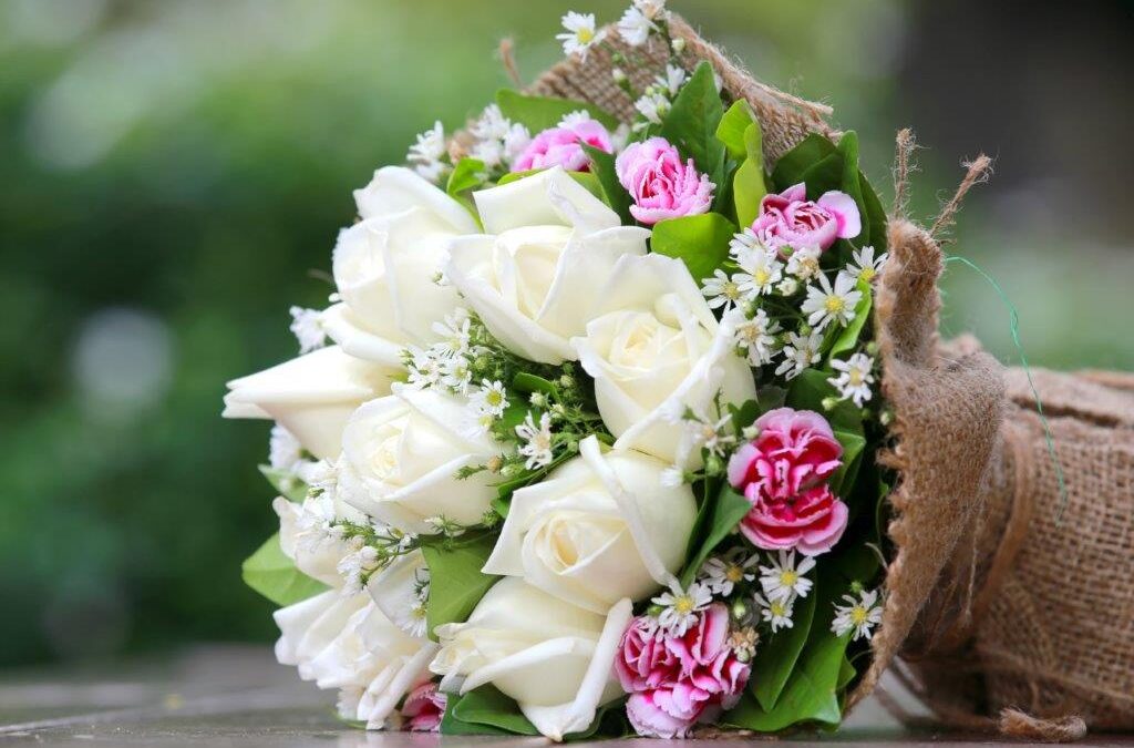 Guide to Sending Flowers to your Girlfriend The Flower Bar