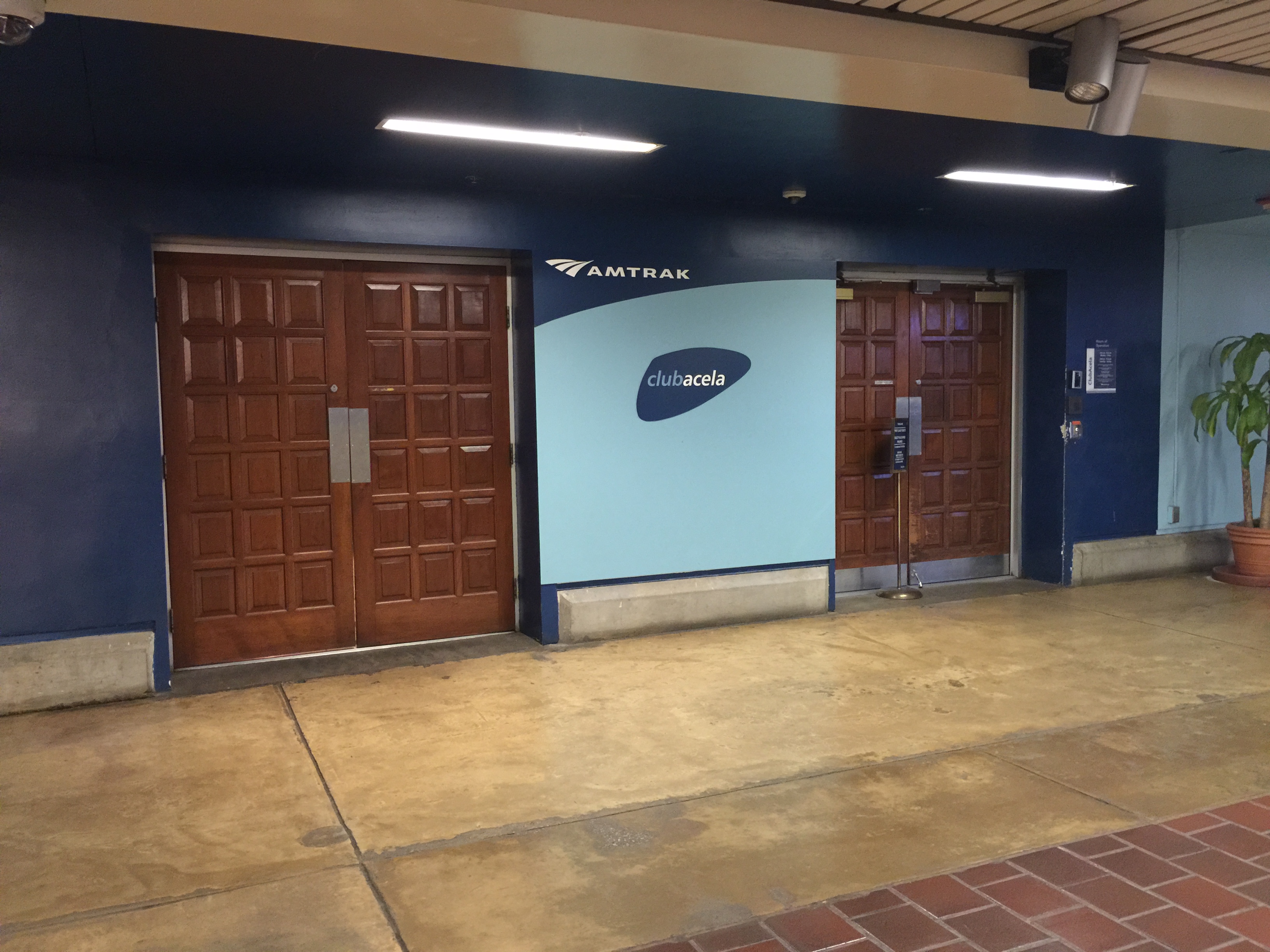 John Deere Garden Tractor With Loader Storage Lockers Washington Dc