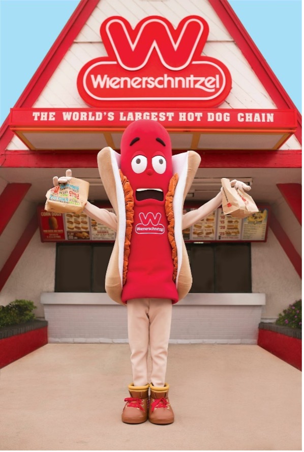 Wienerschnitzel Worlds Largest Hot Dog Chain The Franchise Talk