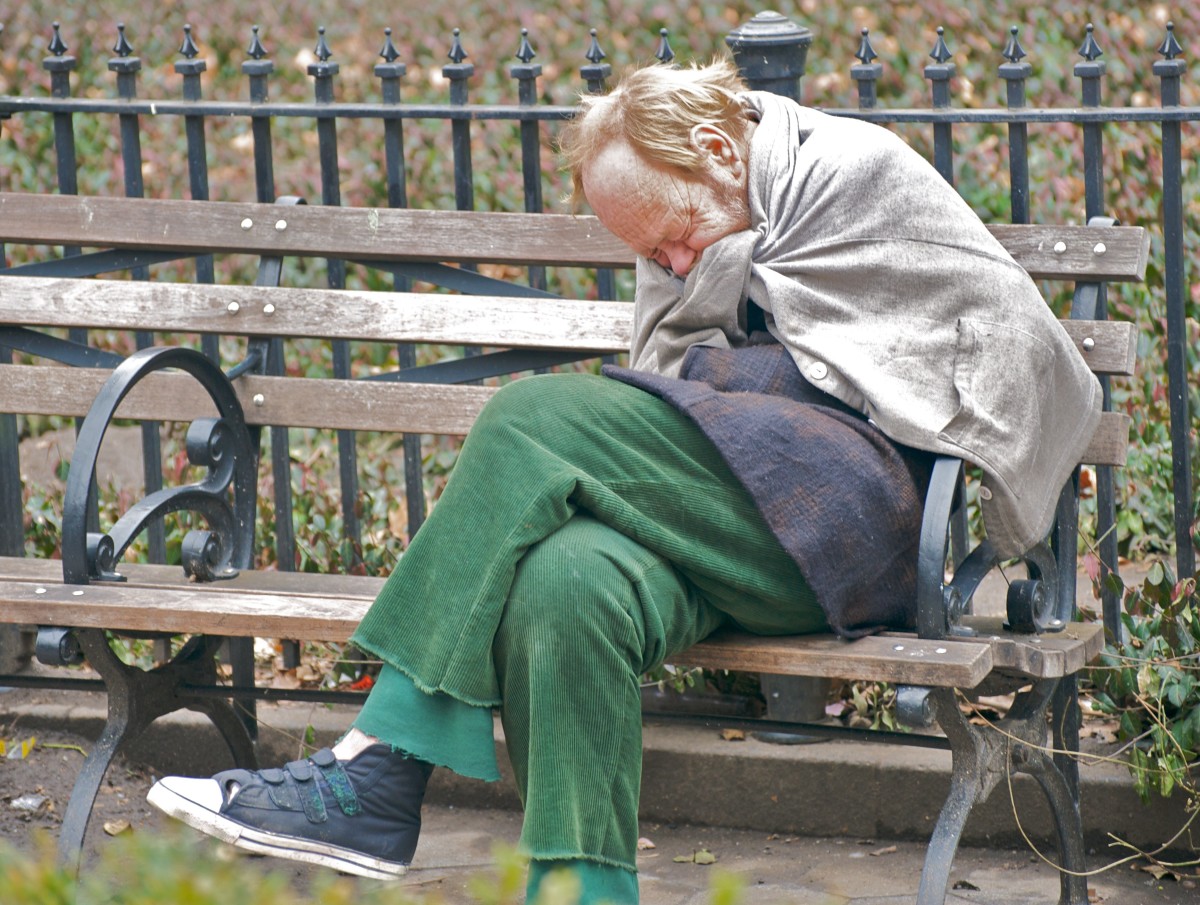 Cops Across the Country are Cracking Down on the Crime of "Homelessness"