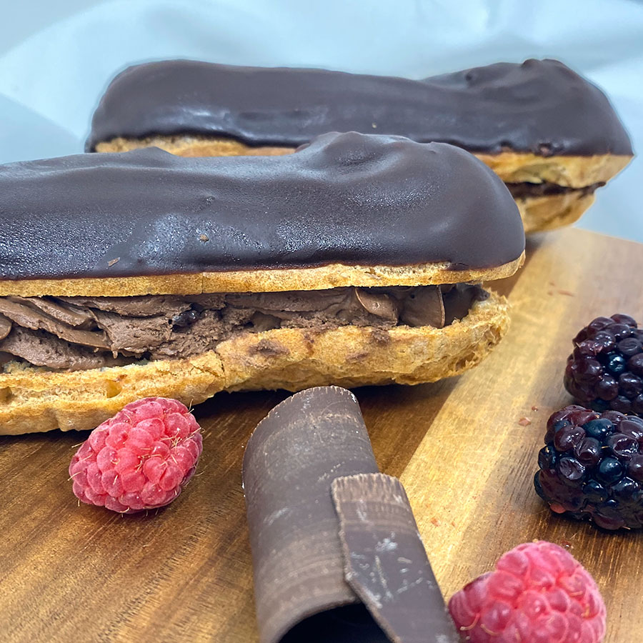 Chocolate Eclair The French Gourmet Eclair au Chocolat