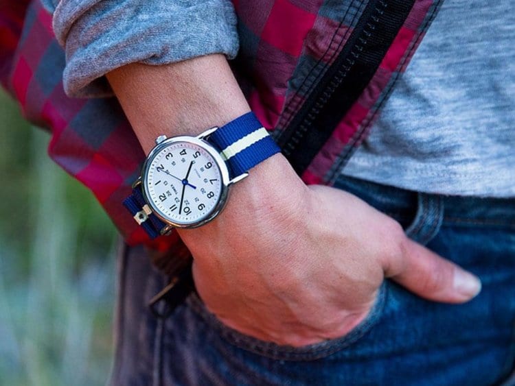 Why do some people still wear wristwatches? The Frisky