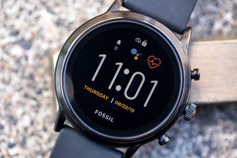 Top Smartwatch Picks For Christmas Fossil, Apple & T1 Tact Watch The