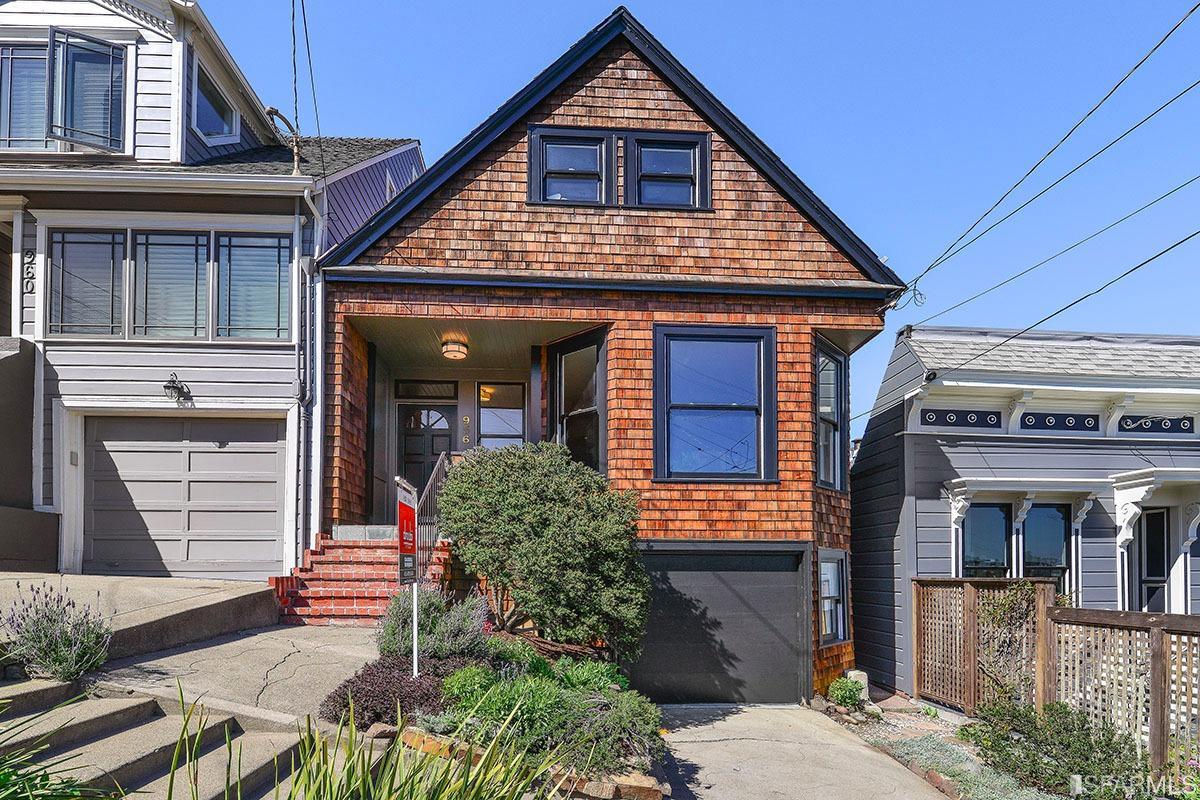 SOLD 956 Elizabeth St. Noe Valley San Francisco the Front Steps