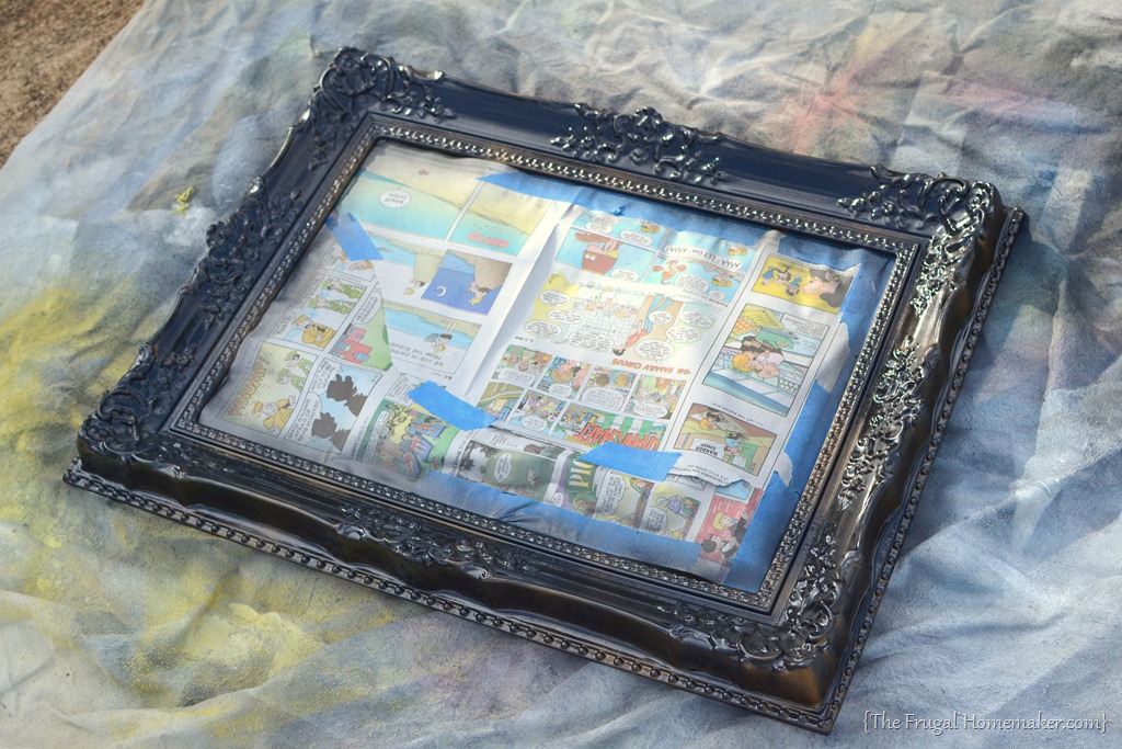 Spray painted gold yard sale mirror {How to spray paint a mirror frame}