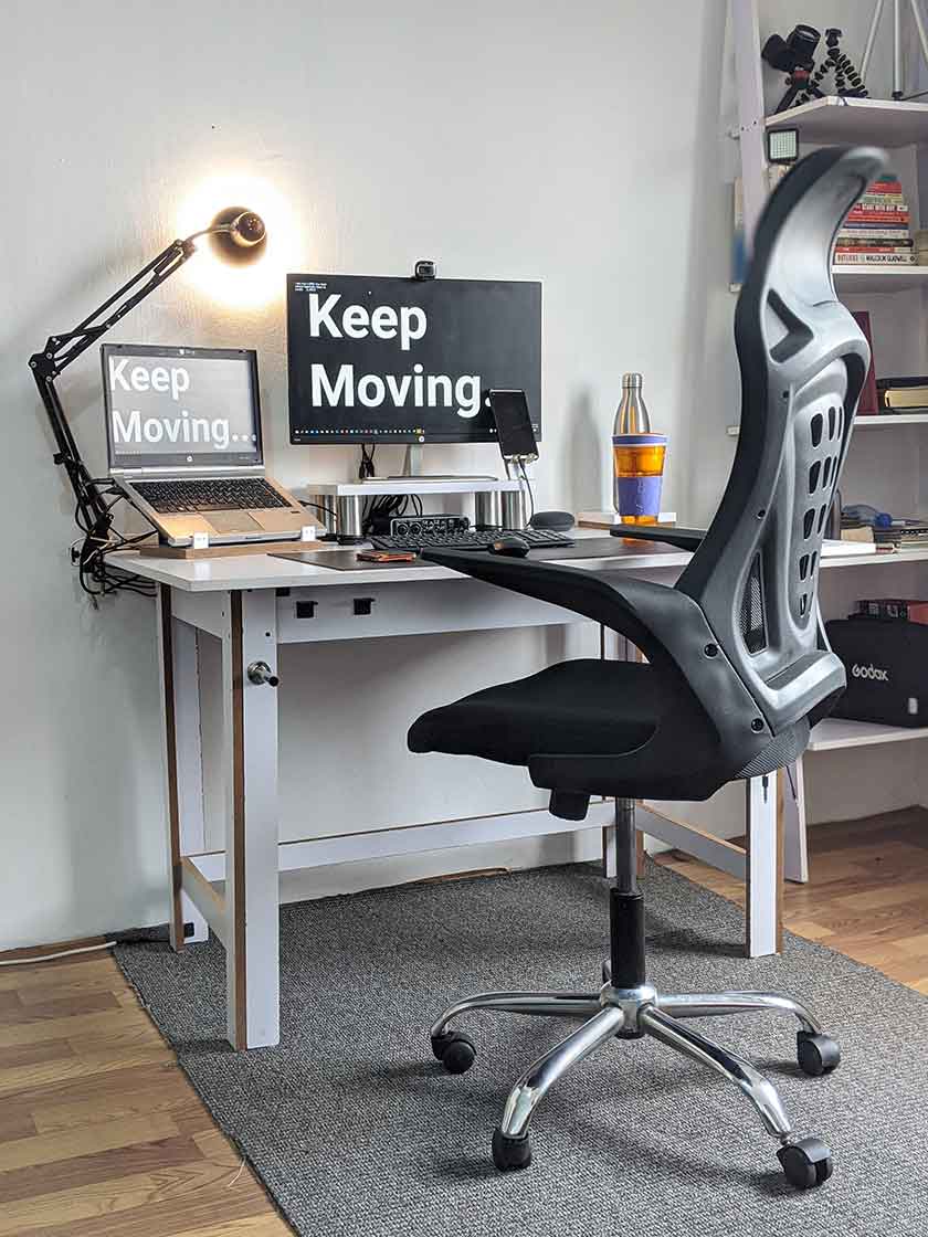 Standing Desk Versus Ergonomic Desk Chair Which is Better? The