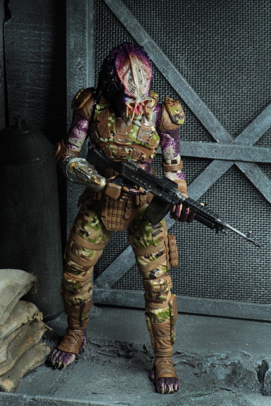 NECA: Alien Resurrection Deluxe Newborn and Predator (2018 ...