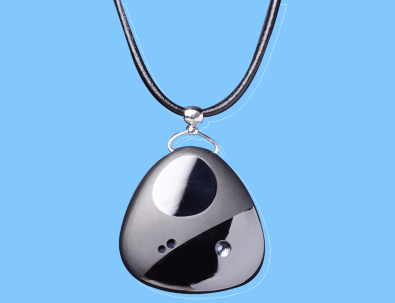 Miragii Custom Designed Smart Necklace with Bluetooth Compatibility