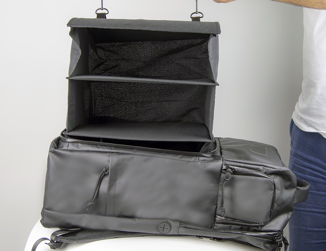 World's Best Carryon / Backpack Luggage with Built in Shelf » Gadget Flow