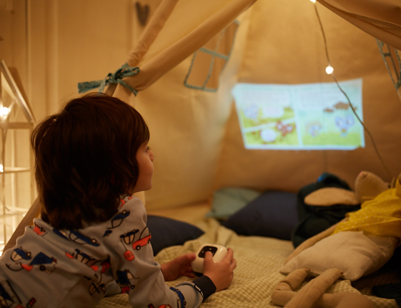 CINEMOOD - First Mini Cinema Projector for Families » Gadget Flow