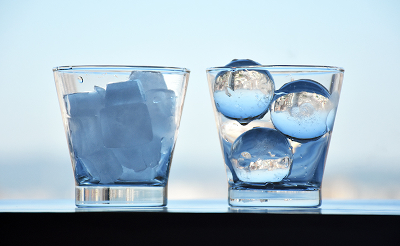 Polar Ice Ball 2.0 Cools Your Drinks in a Beautiful Way » Gadget Flow