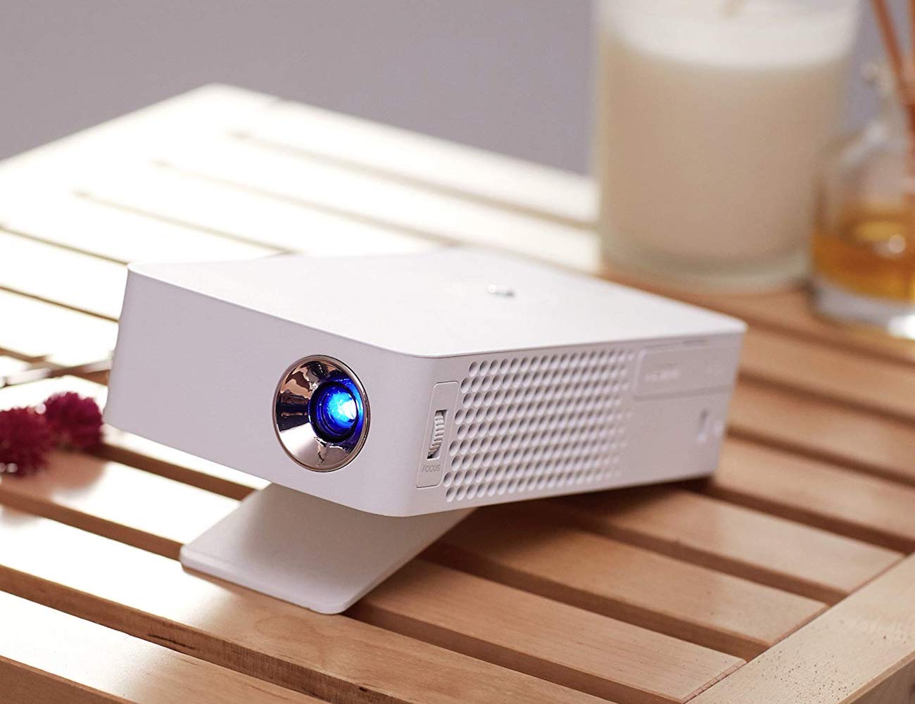 LG HD LED Portable MiniBeam Projector » Gadget Flow