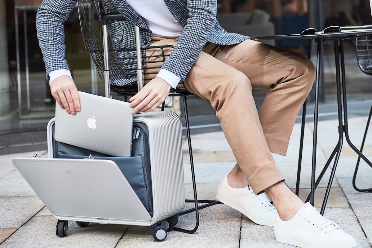 6 Modern suitcases for frequent travelers (summer travel gadgets 2019)