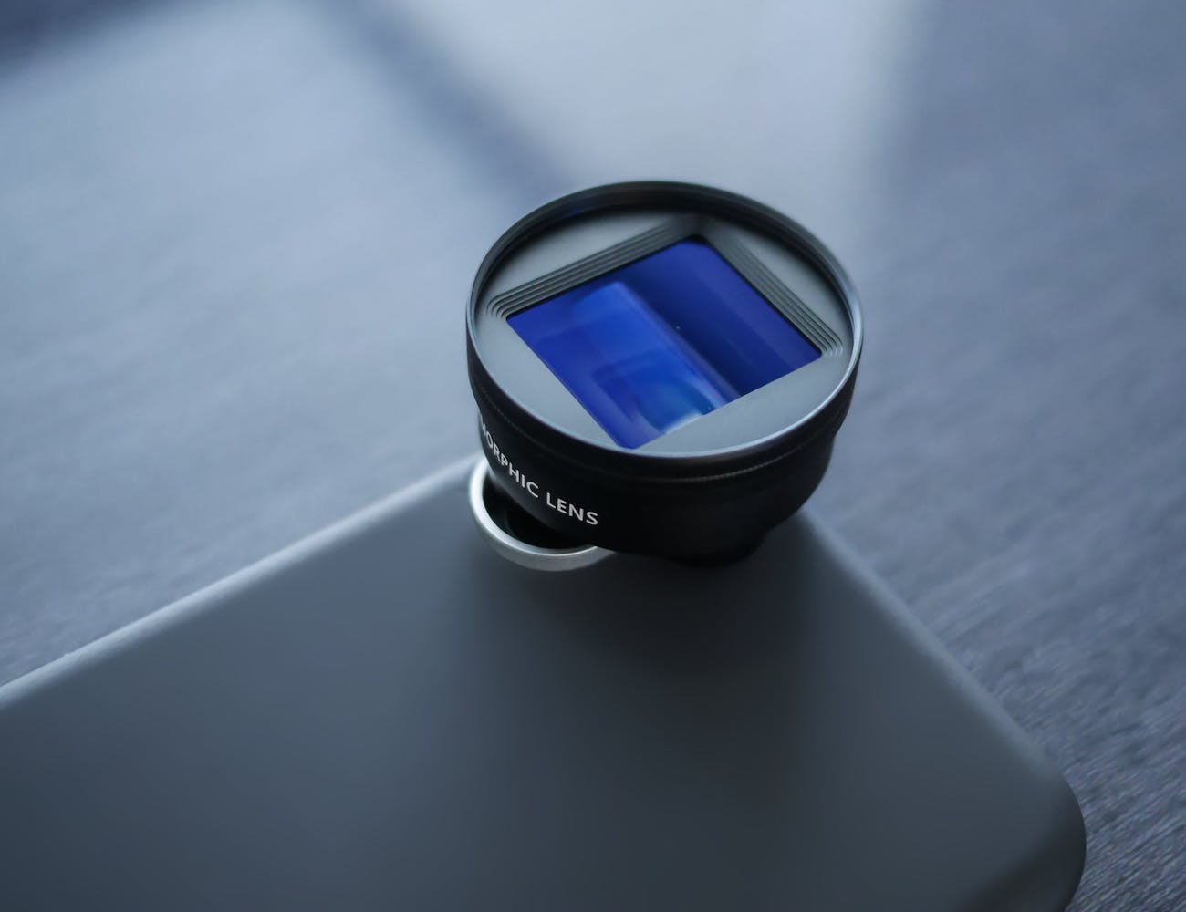 This iPhone X video lens creates a lens flare with vivid light