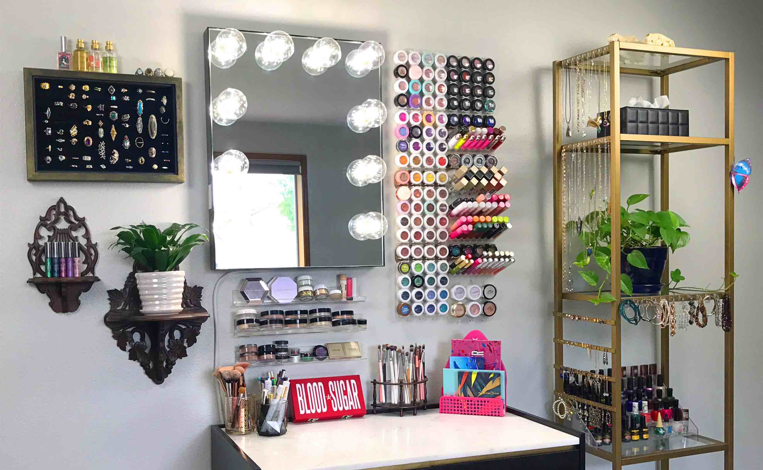 This Modular Makeup Organizer Puts Everything Where You Need It