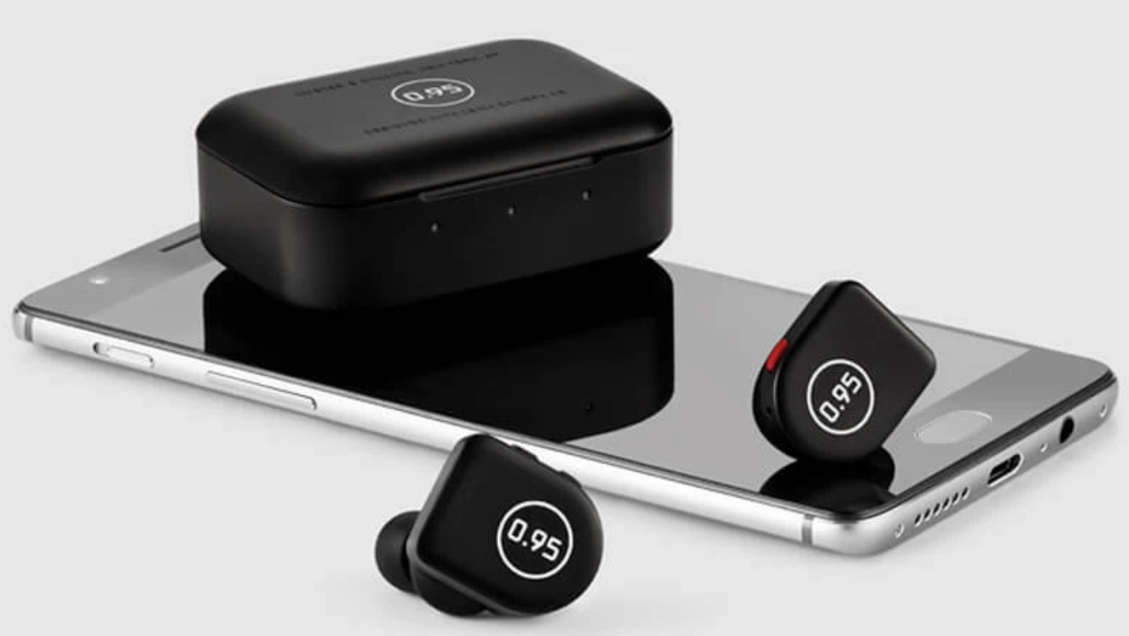 These Durable Wireless Earphones Attenuate Outside Noise
