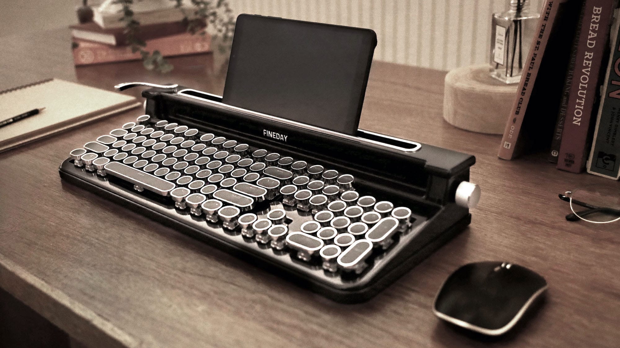 Fineday Retro Bluetooth Typewriter Keyboard pairs with up to three