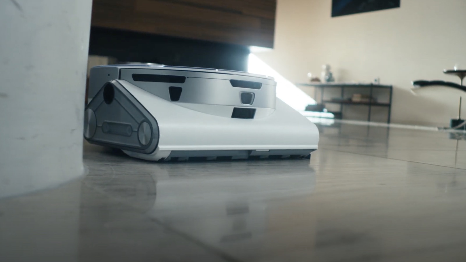 Samsung JetBot 90 AI+ robotic vacuum features AIbased sensors and