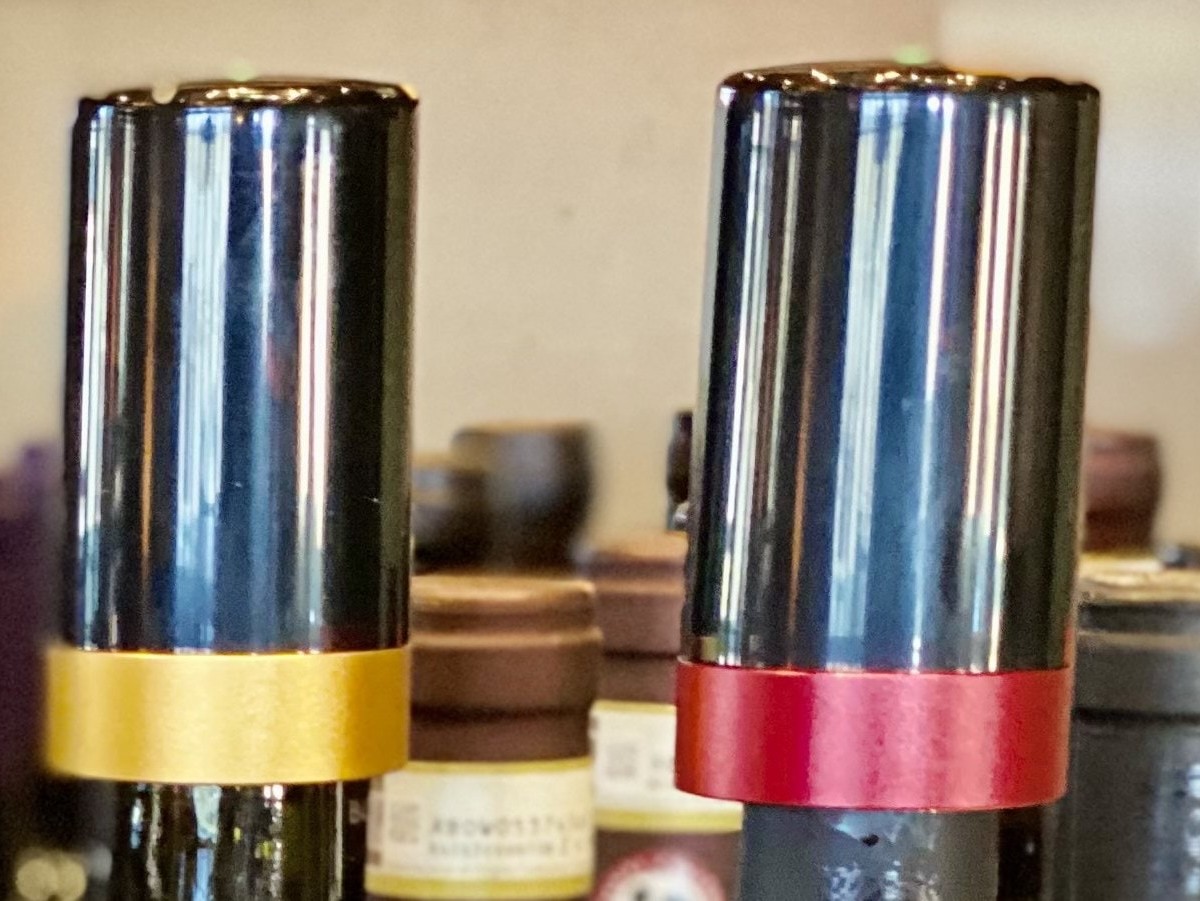 Auto Stopper bottle plug is a simple, affordable way to keep wine fresh » Gadget Flow