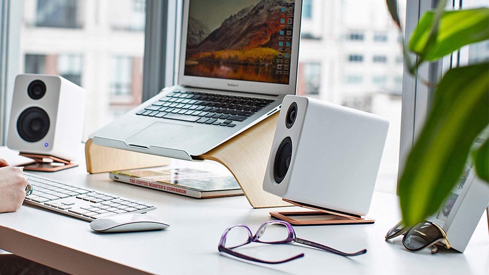 Build Your Dream Desk Setup With These Gadgets And Accessories » Gadget Flow Build Your Dream Desk Setup With These Gadgets And Accessories » Gadget Flow