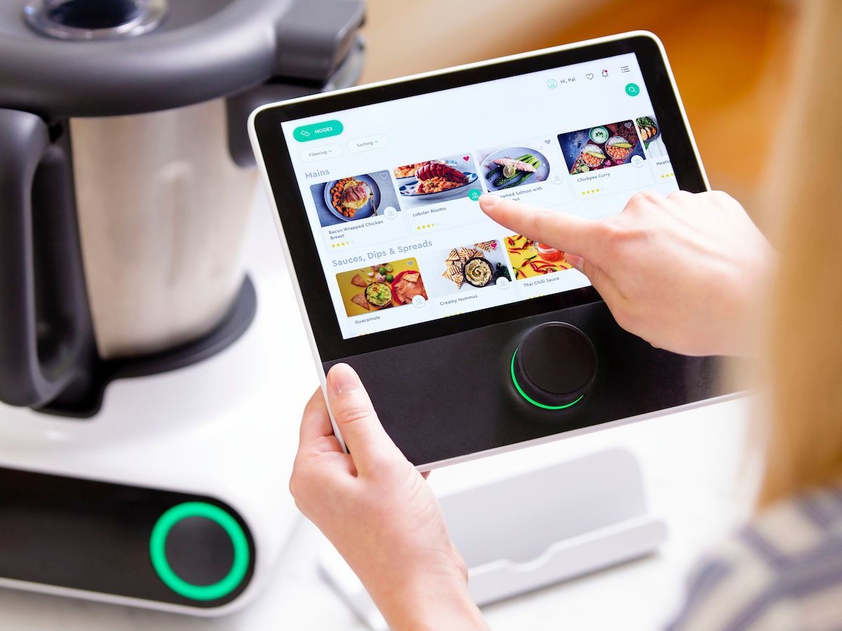 CookingPal Multo intelligent cooking system comes with all of its
